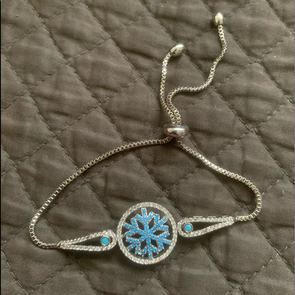 Snowflake Adjustable Rhodium Bracelet ❄️ - Picture 3 of 3